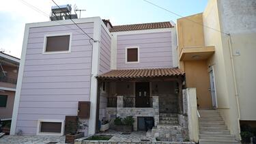 Λαύριο, Επίθεση, Μαχαίρωμα