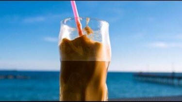 Μια μαντινάδα με γεύση… φραπέ για τον πρόεδρο των γεωτεχνικών!