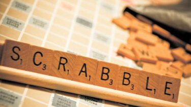 Η ελληνική κοινότητα του Scrabble – Πώς κρατά ζωντανό το κλασικό επιτραπέζιο στην ψηφιακή εποχή