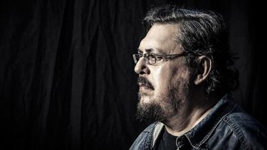 Παντρεύεται η κόρη του Λαυρέντη Μαχαιρίτσα – Θα την συνοδεύσουν στην εκκλησία οι φίλοι του πατέρα της