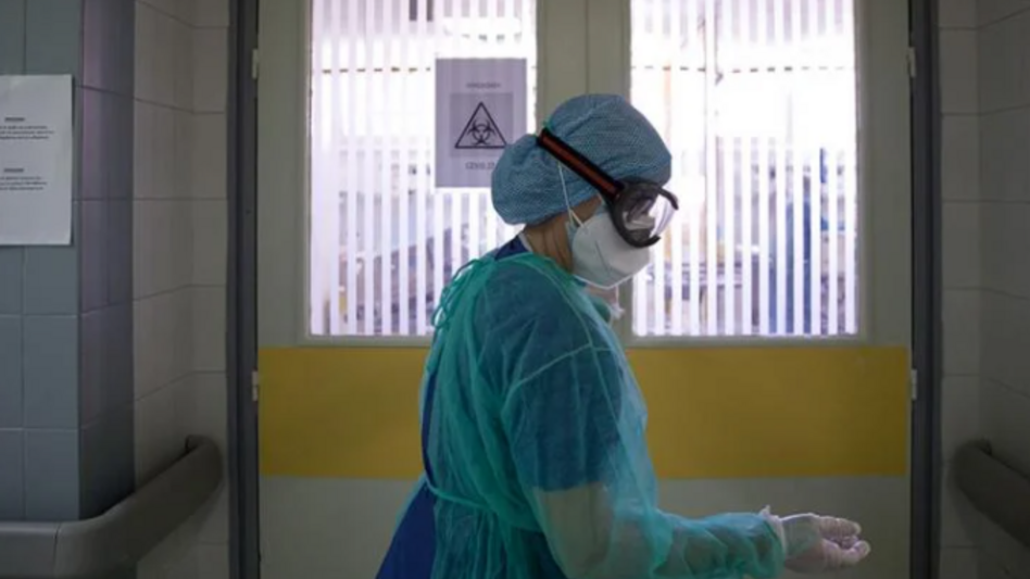 Αύξηση στις νοσηλείες ασθενών με κορωνοϊό - 13 παραμένουν διασωληνωμένοι 