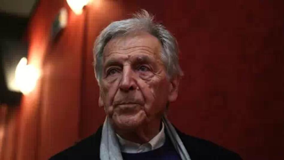 Τα... γύρισε ο Κώστας Γαβράς για "πολιτική συστράτευση" με Τσίπρα: "Παραμένει αυτός που πρόδωσε τον ελληνικό λαό"