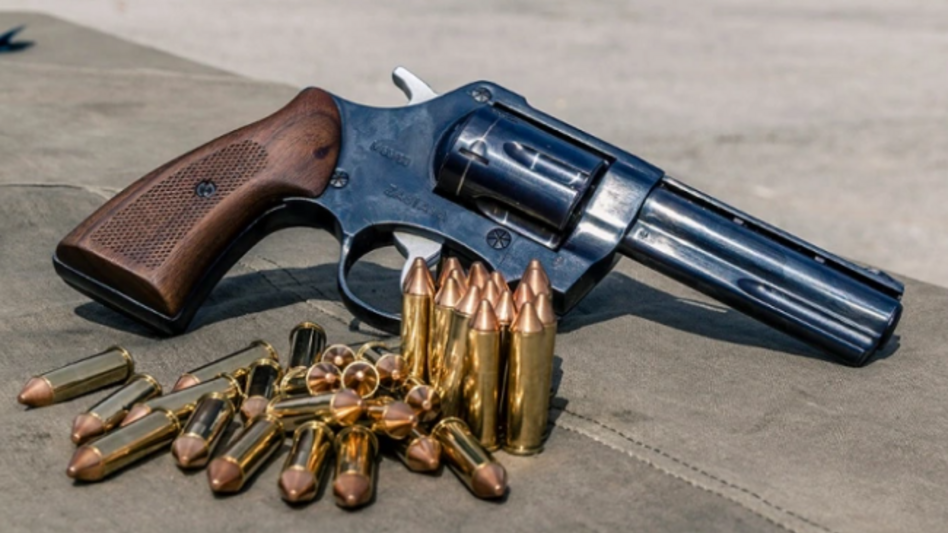 Μαθητής συνελήφθη έξω από το σχολείο του – Κυκλοφορούσε με περίστροφο