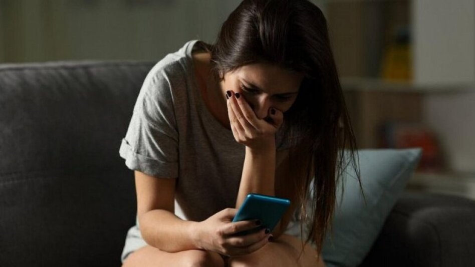 Την απειλούσε ότι θα ανεβάσει ροζ υλικό με εκείνη στο διαδίκτυο αν δεν του έδινε χρήματα