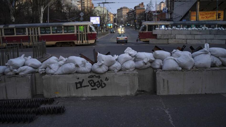 Ρωσικός βομβαρδισμός της Σχολής Καλών Τεχνών στην Μαριούπολη