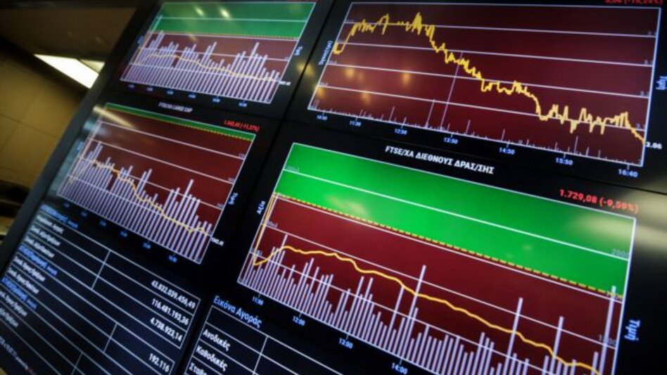 Βουτιά των μετοχών στις ασιατικές αγορές, υποχωρούν τα νομίσματα έναντι του δολαρίου, παρεμβάσεις από τις κεντρικές τράπεζες