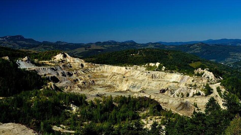  Ινδονησία: 12 γυναίκες σκοτώθηκαν από κατολίσθηση σε παράνομο χρυσωρυχείο