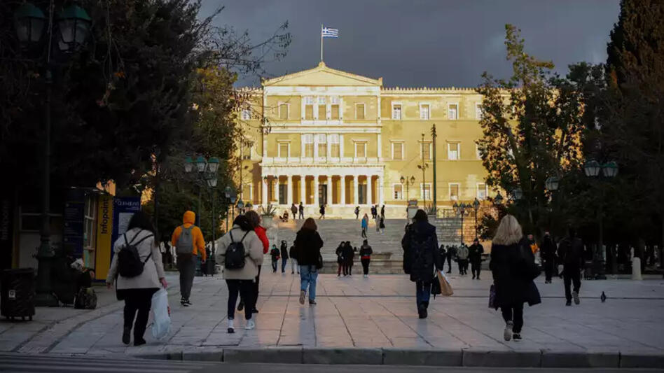 Κομισιόν: Προς παράταση με αστερίσκους στη ρήτρα διαφυγής για την Ελλάδα