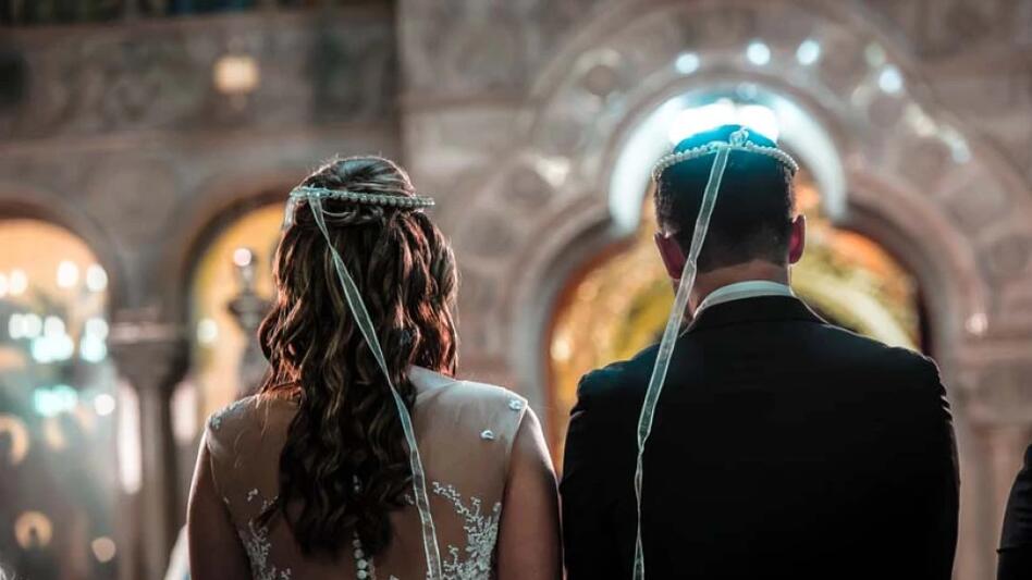  Βρέθηκε παντρεμένη εν αγνοία της με 46χρονο αλλοδαπό