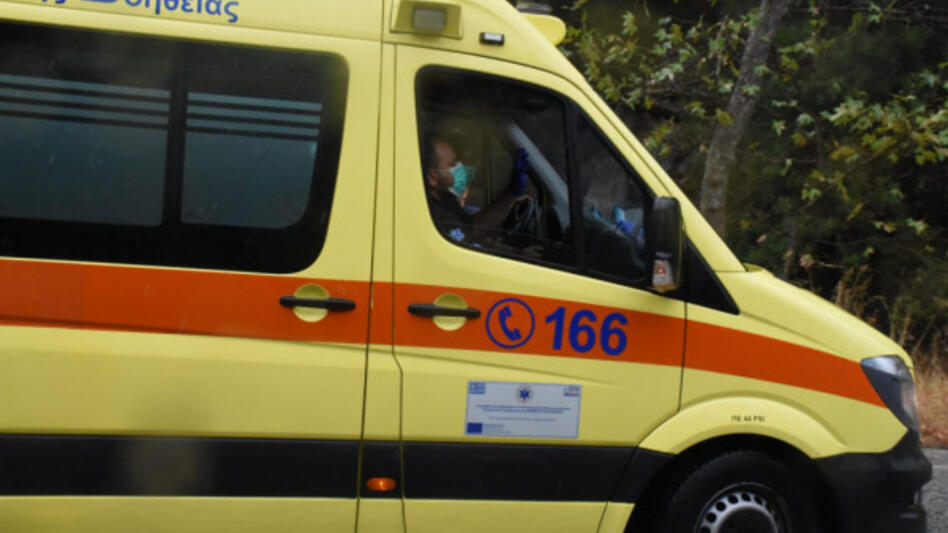 Νεκρή γυναίκα σε τροχαίο - Επείγουσα αεροδιακομιδή για το παιδί της