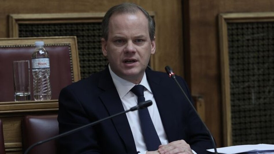 Τέμπη: Η σκέψη μου δεν θα φύγει ποτέ από τους 57 που έχασαν τη ζωή τους, λέει ο Καραμανλής 