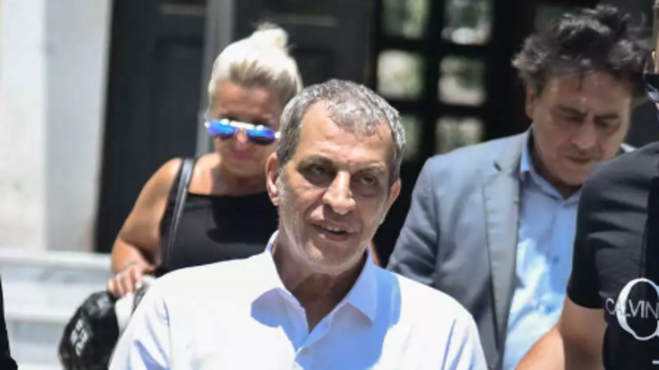 Θέμης Αδαμαντίδης: Σήμερα δικάζεται για την επίθεση στη σύντροφό του