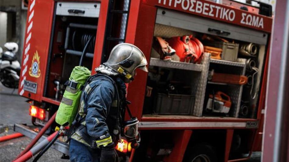Επί ποδός η πυροσβεστική για φωτιά σε σπίτι
