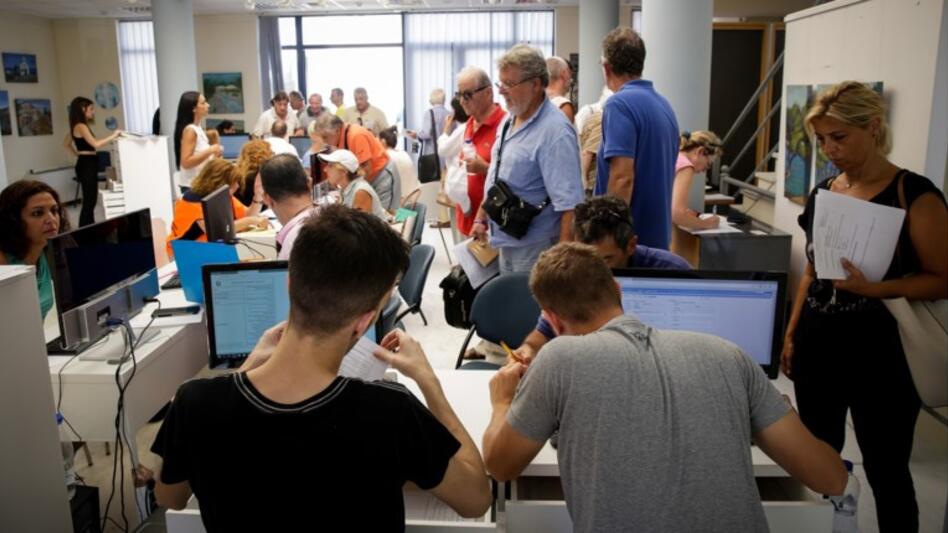 Από αύριο οι αιτήσεις για 2.260 θέσεις στα υπουργεία Περιβάλλοντος και Μετανάστευσης 