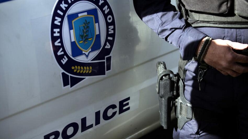 Νέα γυναικοκτονία: Σκότωσε τη σύντροφο του και παραδόθηκε