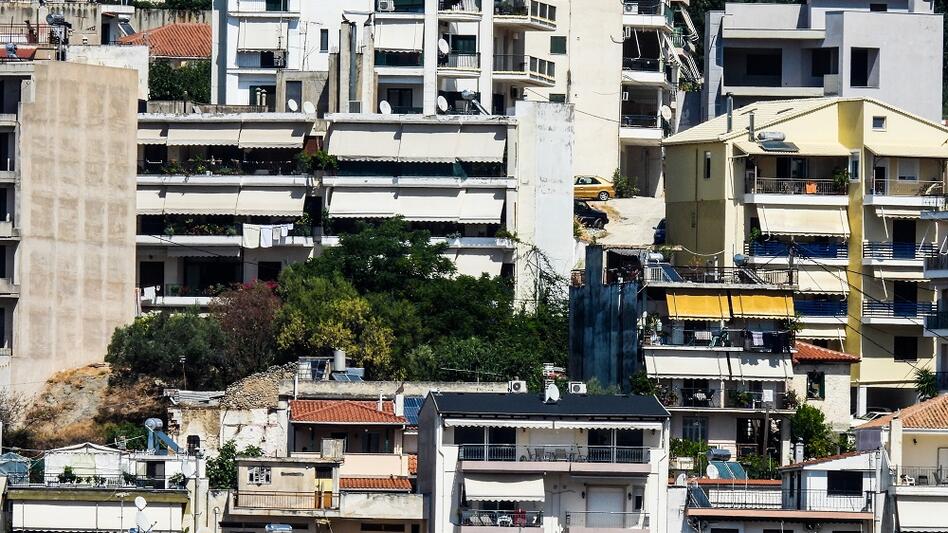 "Φωτιά" τα ενοίκια - Παραμένουν με τους γονείς οι νέοι