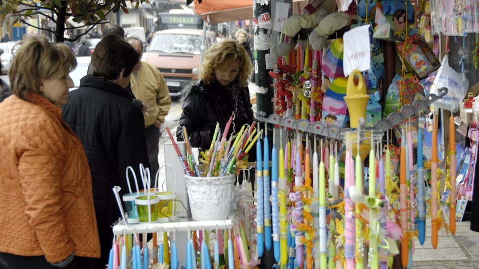 Σε πασχαλινούς ρυθμούς η αγορά – Σε ισχύ το εορταστικό ωράριο στα καταστήματα