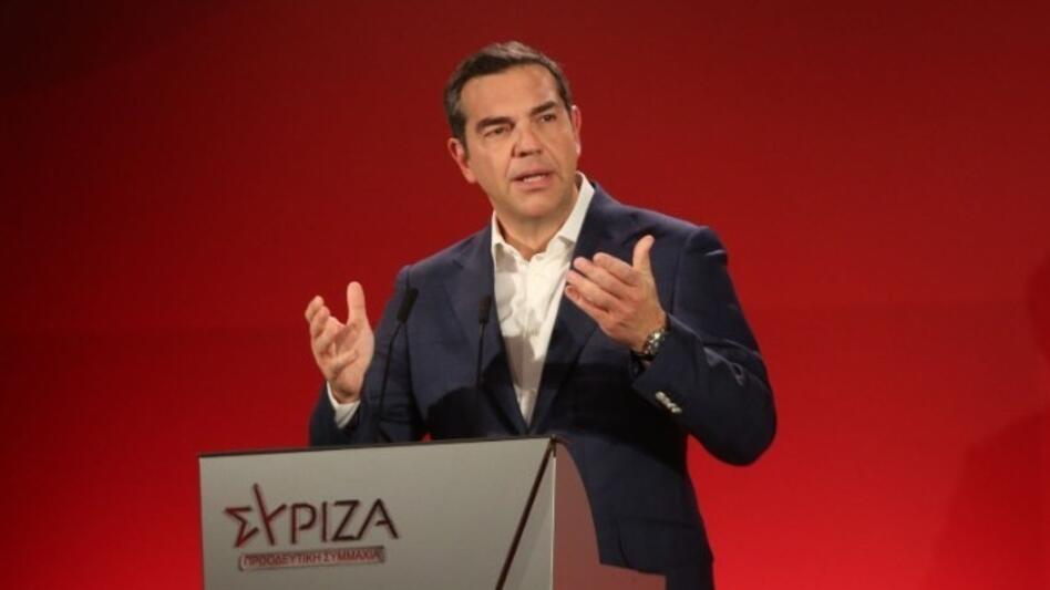 Τσίπρας: "Πάγωμα πλειστηριασμών, μείωση ΦΠΑ και ΕΦΚ και κατάργηση της Ελάχιστης Βάσης Εισαγωγής"