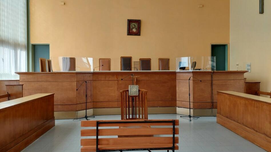Εξαπατούσε σύζυγο και δικαστές... με καρμπόν, για να μην καταβάλλει διατροφή