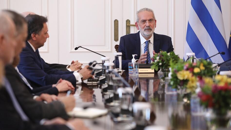 Ιωάννης Σαρμάς στους υπουργούς του: "Να είμαστε ουδέτεροι, αμερόληπτοι, αντικειμενικοί"