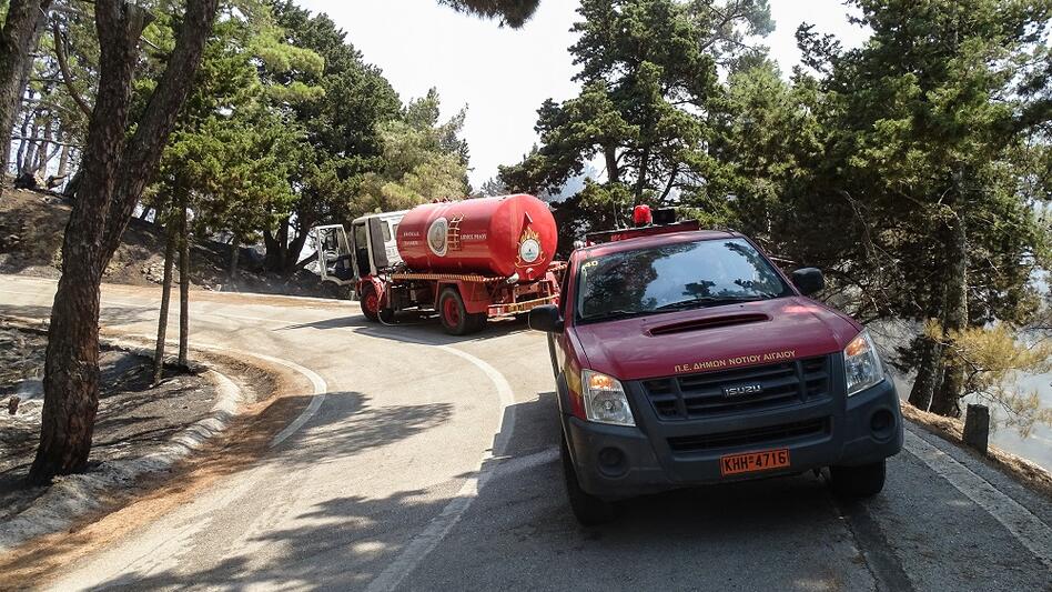Δύσκολη η κατάσταση στη Ρόδο: Εκκενώνονται τα χωριά Λάρδος και Πυλώνα