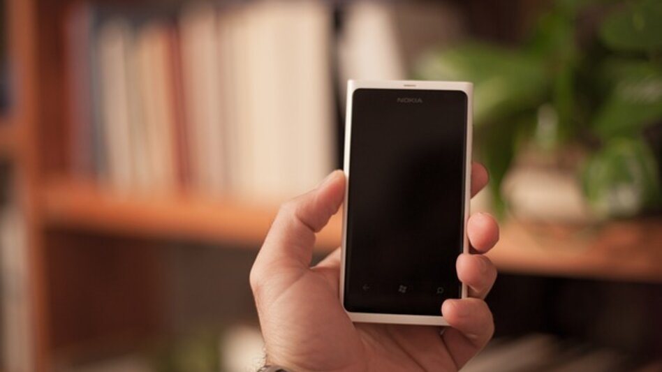 Realme: Το πρώτο smartphone στον κόσμο που αλλάζει χρώμα με το κρύο παρουσιάζεται στην MWC