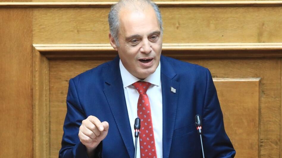 Βουλή: Καβγάς Βελόπουλου - Δούρου για τα αστακοκάραβα του Κασσελάκη