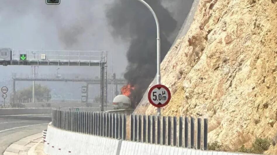 Σε δίκη για πλημμέλημα ο οδηγός του βυτιοφόρου που πήρε φωτιά στην εθνική οδό