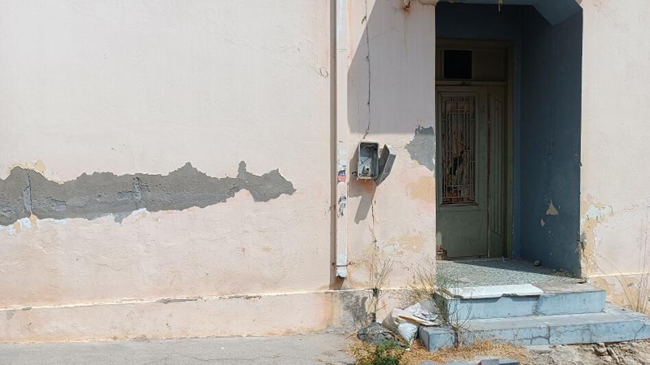 Ετοιμόρροπο κτίριο στο Ατσαλένιο ... απειλεί!