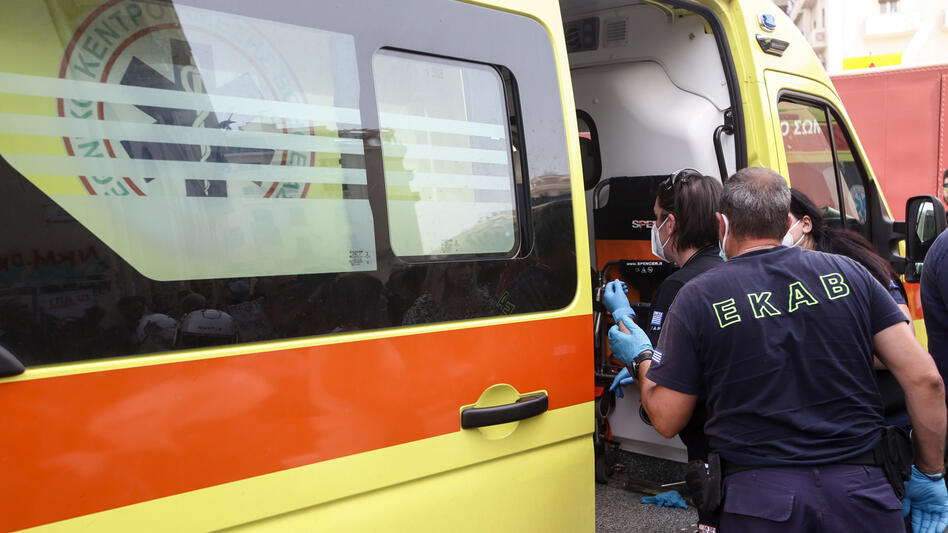 Διασώστες και γιατροί του ΕΚΑΒ έσωσαν έγκυο και το μωρό που κυοφορούσε