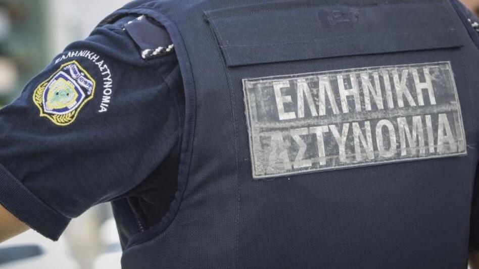 "Άδειασαν" το περίπτερο αλλά έμειναν με τη ... χαρά!