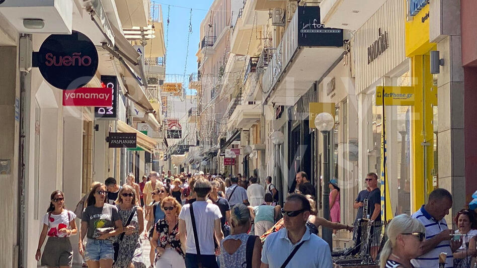 Νέα κινητοποίηση των ιδιωτικών υπαλλήλων ενάντια στην κυριακάτικη λειτουργία της αγοράς