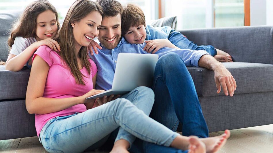 «Είναι τόσο βαρετό»: Τι δεν θέλουν να κάνουν με τα παιδιά τους οι γονείς της Gen Z