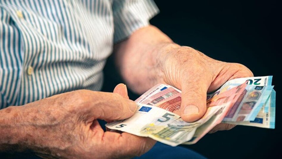 Συντάξεις: Αυξήσεις έως 3,5% λόγω αλλαγών στην εισφορά αλληλεγγύης
