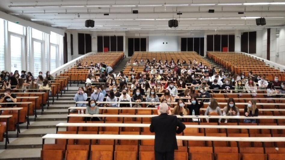 Μη κρατικά ΑΕΙ: Τροποποιήσεις στο νομοσχέδιο – Αρχίζει η συζήτηση στη Βουλή