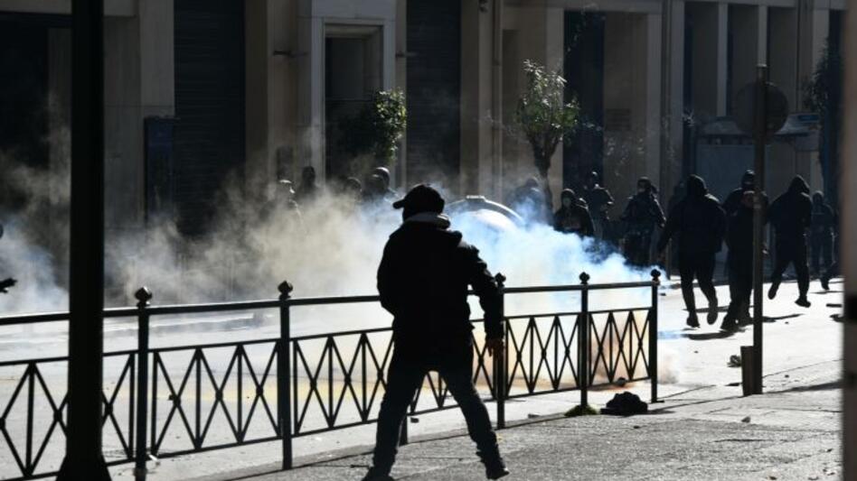 Θεσσαλονίκη: Πορεία αλληλεγγύης στην 12χρονη από τον Κολωνό