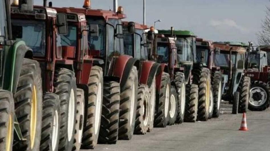 Αγρότες: Αναμμένες οι μηχανές των τρακτέρ λίγο πριν το ραντεβού με τον Μητσοτάκη