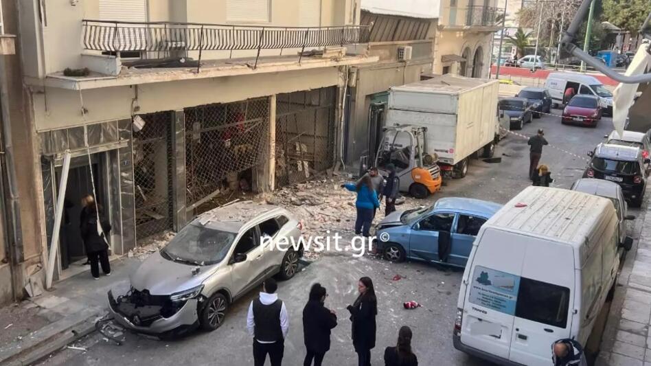 Καλλιθέα: Βομβαρδισμένο τοπίο η γειτονιά μετά την έκρηξη – Από θαύμα δεν θρηνήσαμε θύματα