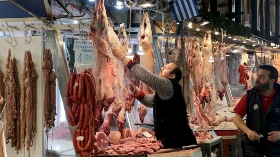 Πού θα φτάσουν οι τιμές στο κρέας το Πάσχα - "Όχι κάτω από 9-10 ευρώ το αρνί", λένε οι κτηνοτρόφοι