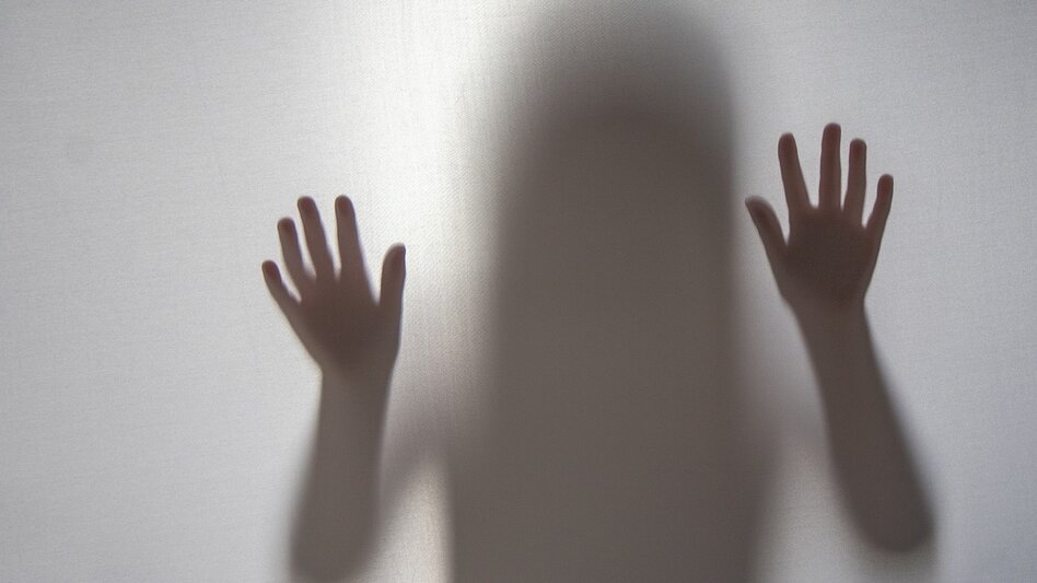 Βιασμός 13χρονης στη Λέσβο: «Το κορίτσι θέλει να φύγει από το νησί» 