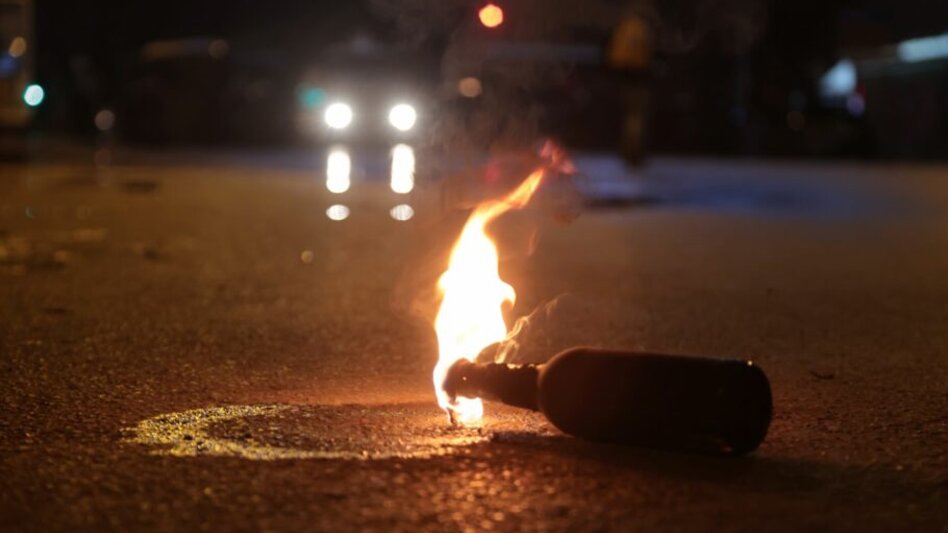 Αυτοσχέδιες μολότοφ από ανήλικους έξω από εκκλησία - Κραυγή αγωνίας των κατοίκων!