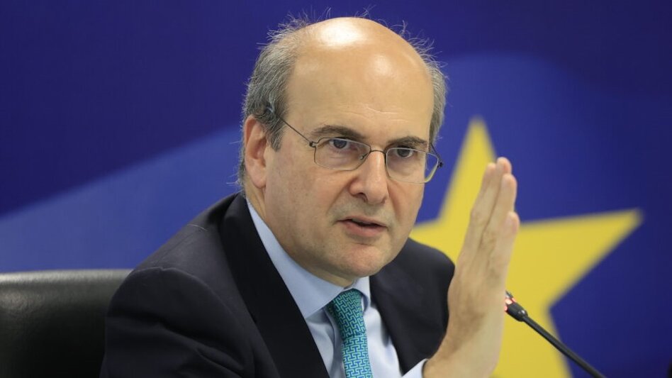 Κ. Χατζηδάκης: Μειώσεις φόρων στην τριετία 2025-2027 με ανάπτυξη και αντιμετώπιση της φοροδιαφυγής
