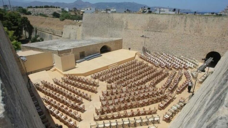 Οι παραστάσεις στα Κηποθέατρα του Δήμου Ηρακλείου τη Δευτέρα 