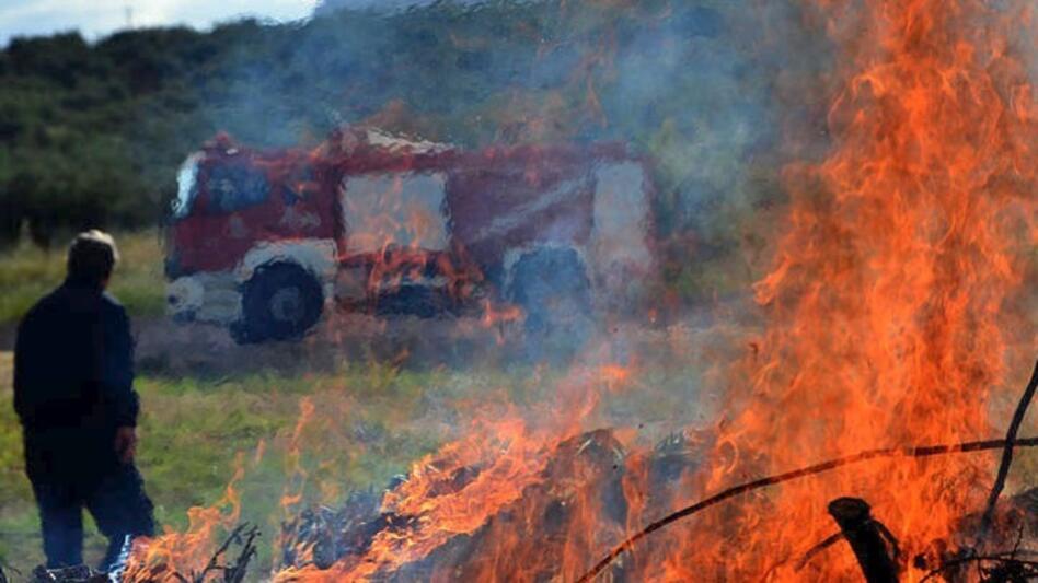 Συναγερμός στην Πυροσβεστική για φωτιά στο Έλος