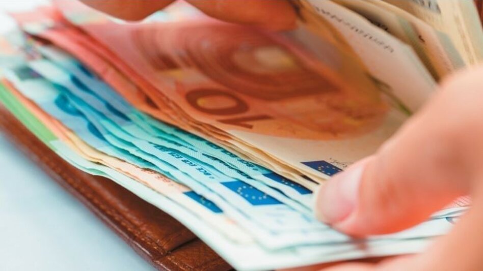 Ο «χάρτης» των μισθών στην Ελλάδα: 1.000 - 1.200 ευρώ παίρνουν οι περισσότεροι εργαζόμενοι 