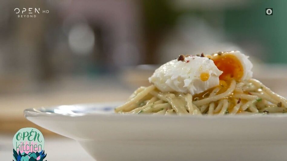 Μακαρόνια με σκόρδο και αβγό ποσέ