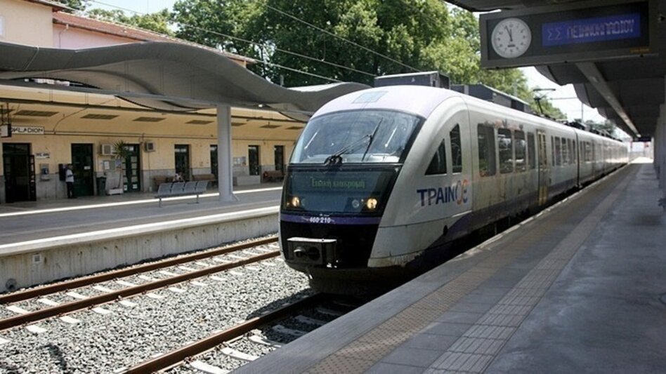 Παρ’ ολίγον τραγωδία: Έστειλαν τρένο του Προαστιακού στη γραμμή του Μετρό