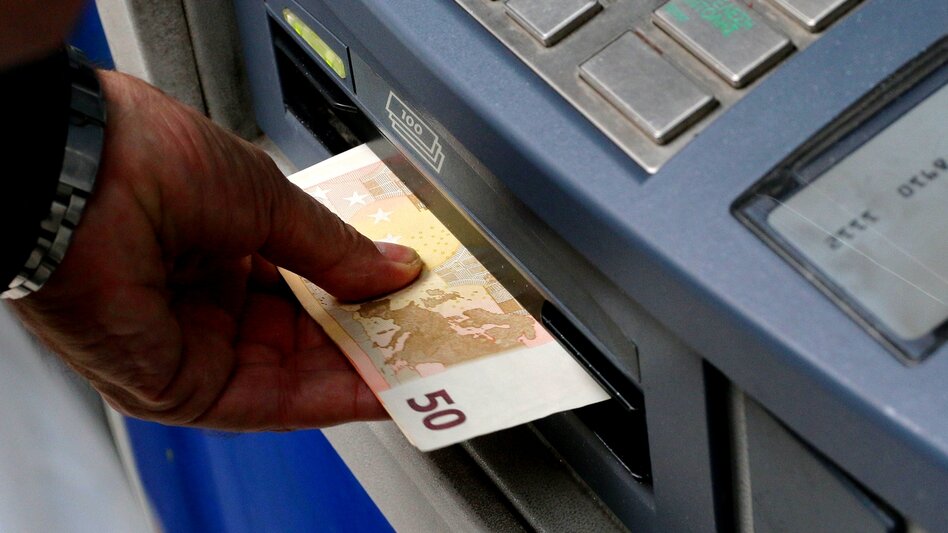 Εφορία, ΕΝΦΙΑ, τέλη: Τι έχουμε να πληρώσουμε μέχρι το τέλος του 2024