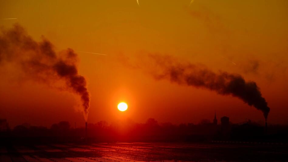 Κορωνοϊός: Η ατμοσφαιρική ρύπανση συνδέεται με μεγαλύτερη διάρκεια συμπτωμάτων long Covid