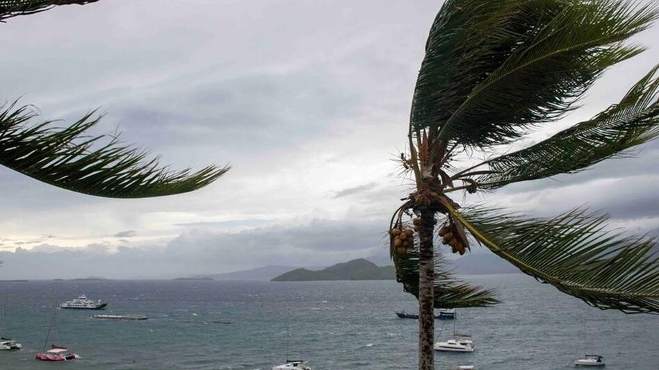 Γαλλία: Εκτεταμένες πλημμύρες πλήττουν το δυτικό τμήμα της χώρας λόγω της κακοκαιρίας Herminia